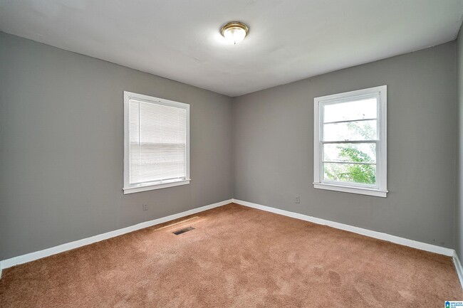 Building Photo - 1272 Meadow Ln