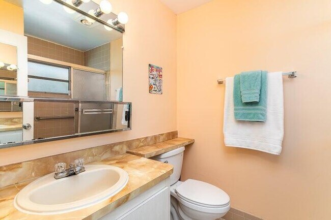 Building Photo - 6861 Moonlit Dr