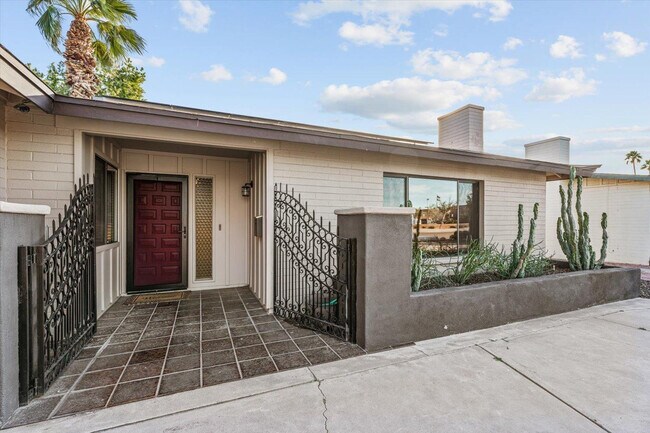 Building Photo - 8543 E Jackrabbit Rd