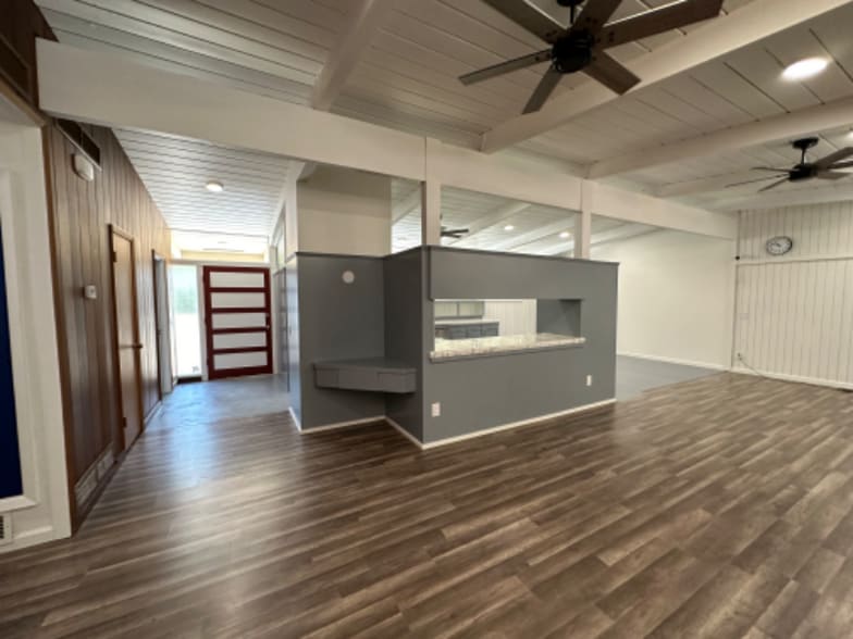 Building Photo - 1036 W Alamos Ave