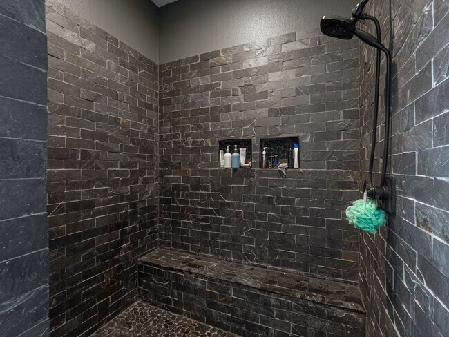 Building Photo - open concept 4bd - rent to own