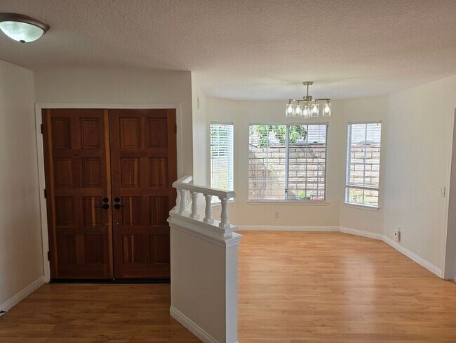 Building Photo - 27875 Avenida Armijo