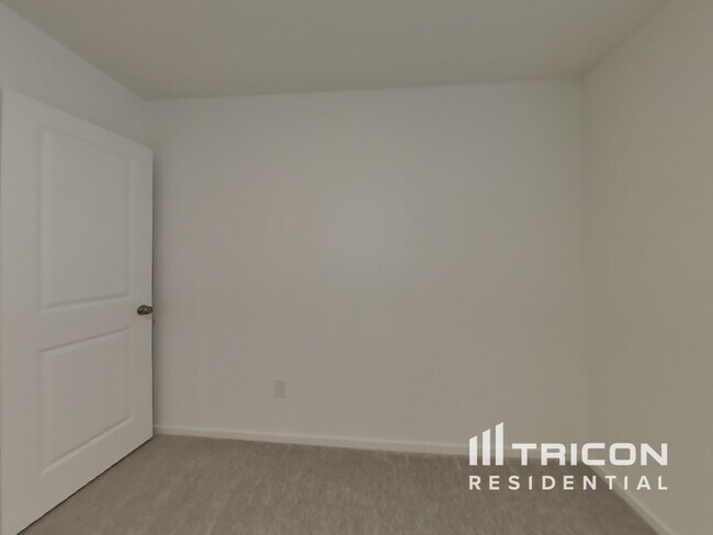 Building Photo - 3065 Dawn Sound Dr