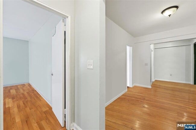 Building Photo - 2520 John F. Kennedy Blvd