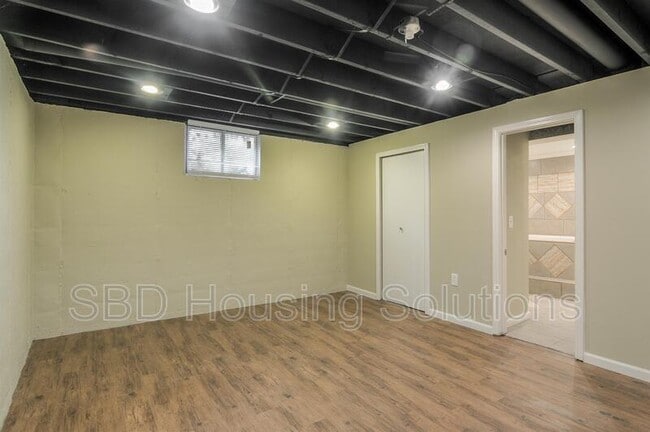 Building Photo - 2912 Englewood Terrace
