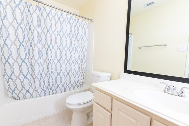 Building Photo - 18323 Water Mill Dr