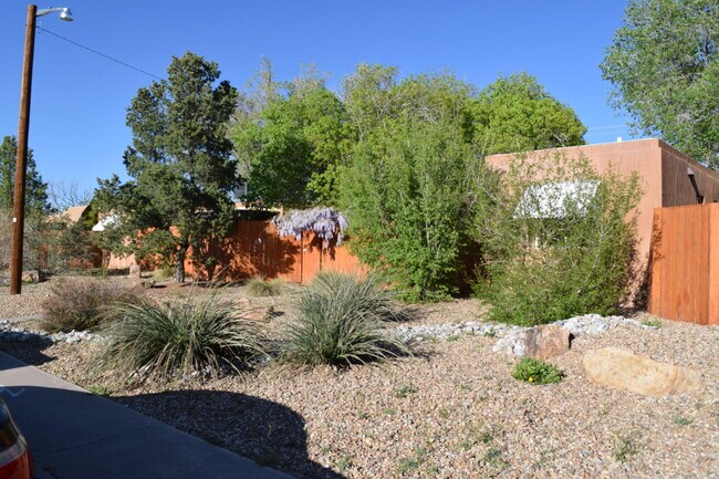 Primary Photo - 204 Monroe St NE