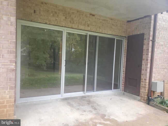 Building Photo - 11627 Vantage Hill Rd