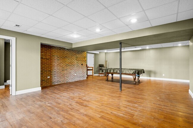 Building Photo - Greenback 37742 - 4 bedroom, 4.5 bath home...