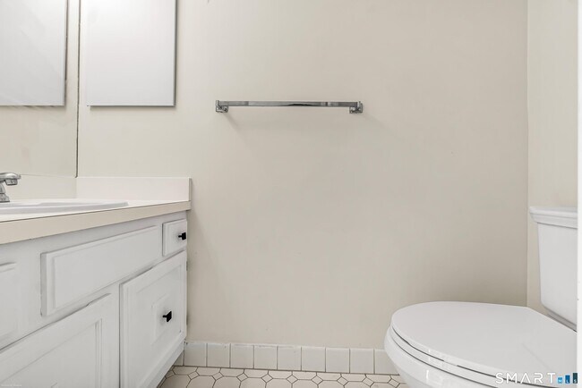 Building Photo - 4023 Park Ave