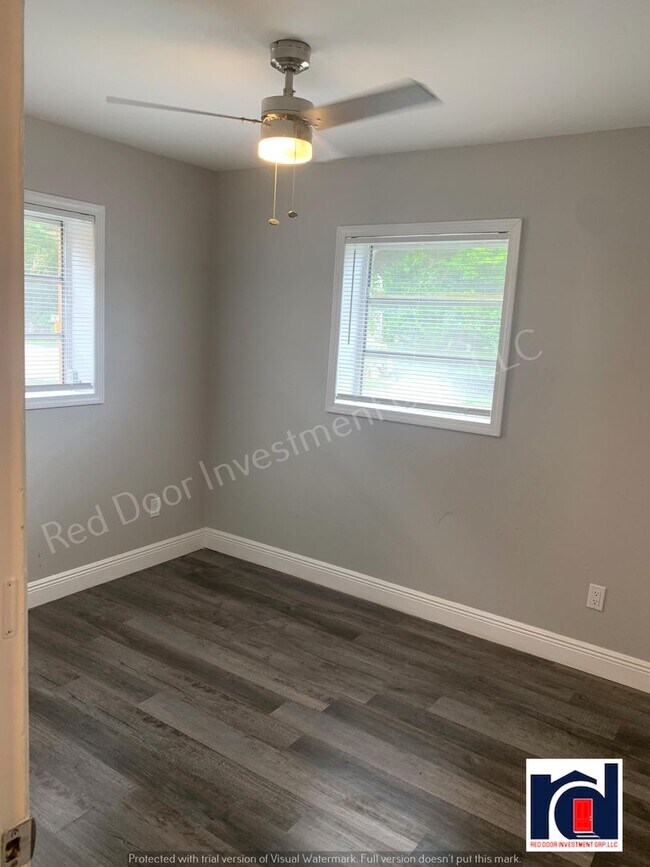 Building Photo - 2 Bedroom 1.5 Bath in the Heart of Downtown Deland~Available Now~