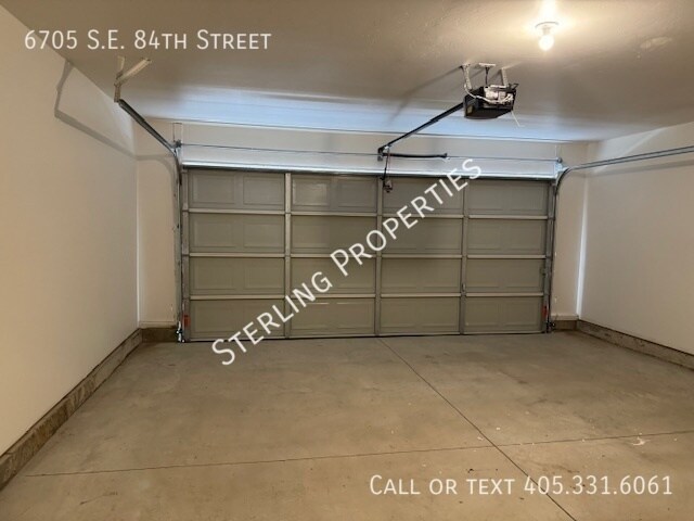 Building Photo - 6705 SE 84th St