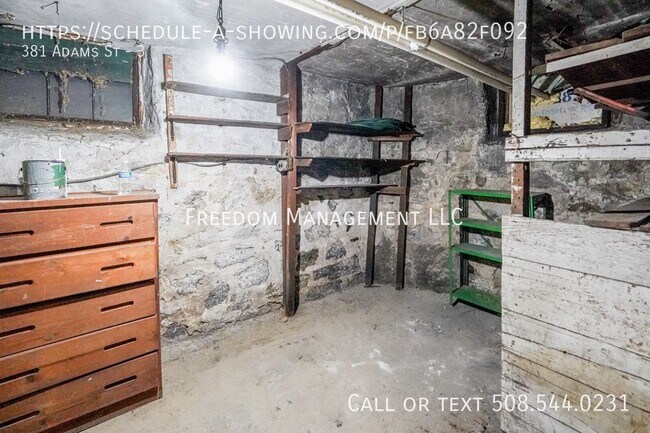 Building Photo - 381 Adams St
