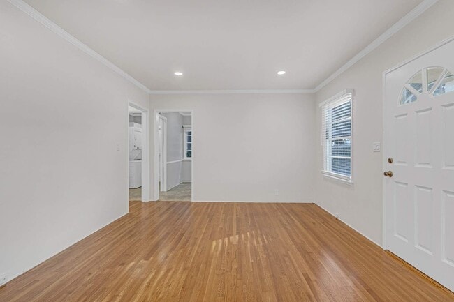 Building Photo - 340 N Monterey St