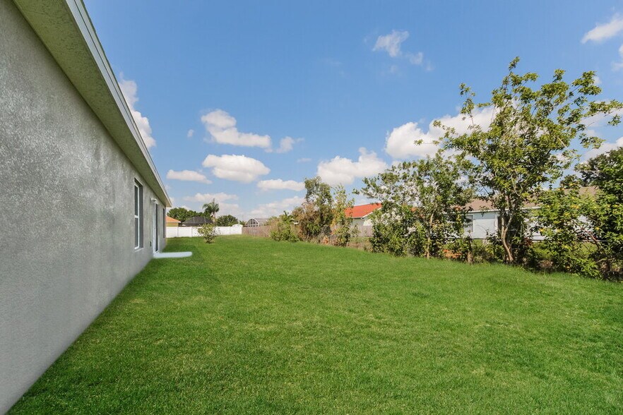 Building Photo - 155 Birmingham Dr