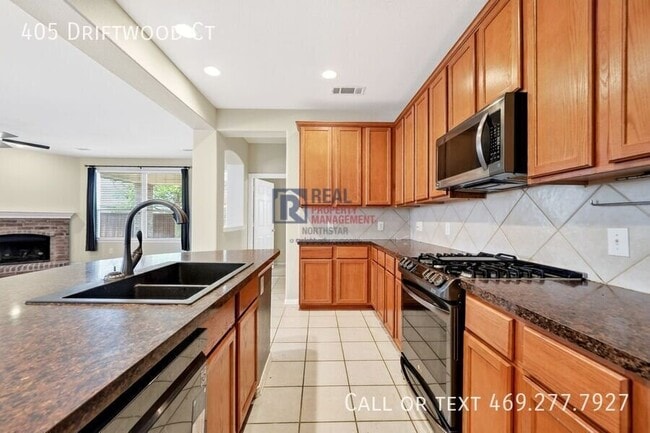 Building Photo - 405 Driftwood Ct