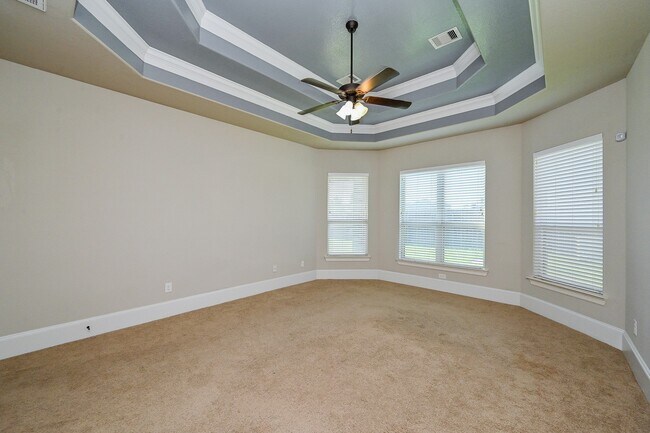 Building Photo - 30154 Southern Sky Dr