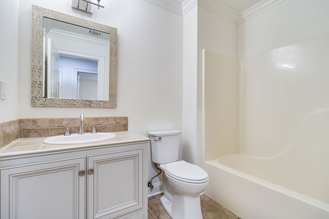 Building Photo - Beautifully Renovated 4-Bedroom Home in St...