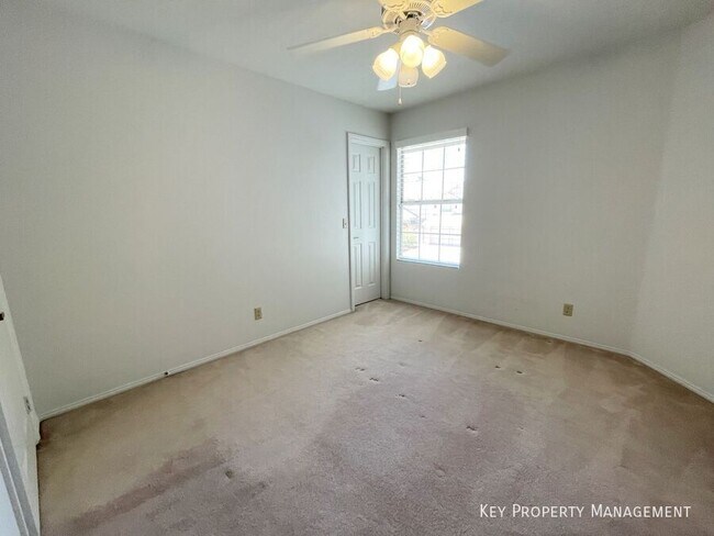 Building Photo - 420 Crater Ct