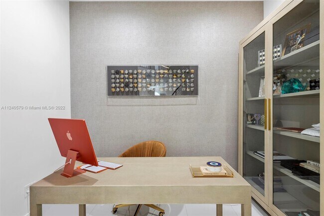 Building Photo - 5801 Melaleuca Rd