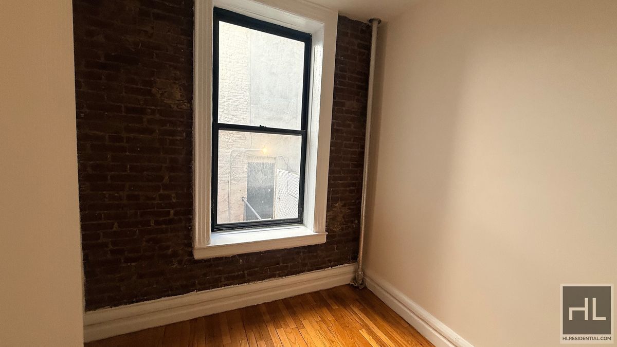 Building Photo - East 12th Street