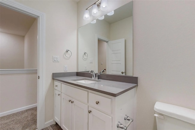 Building Photo - 3 Bed 2.5 bath Luxurious Townhome in Frisco!