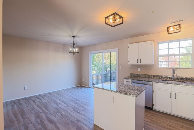 Building Photo - 1237 Splashing Brook Dr