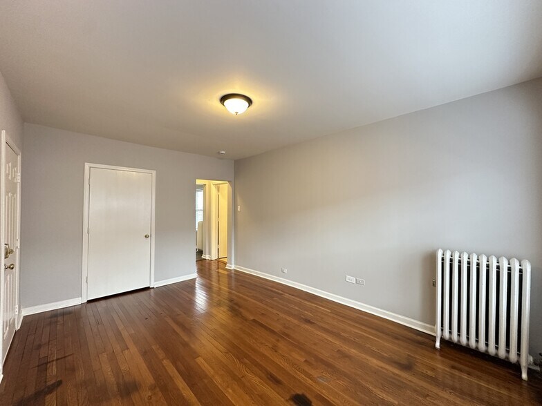 Building Photo - 5740 N Winthrop Ave