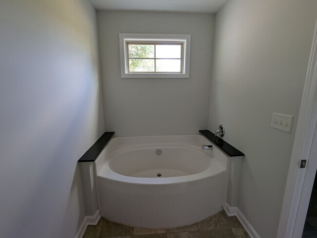 Building Photo - 66 Endeavor Cir