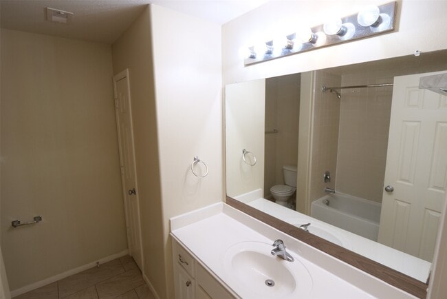 Building Photo - 24731 Cobble Canyon Ln