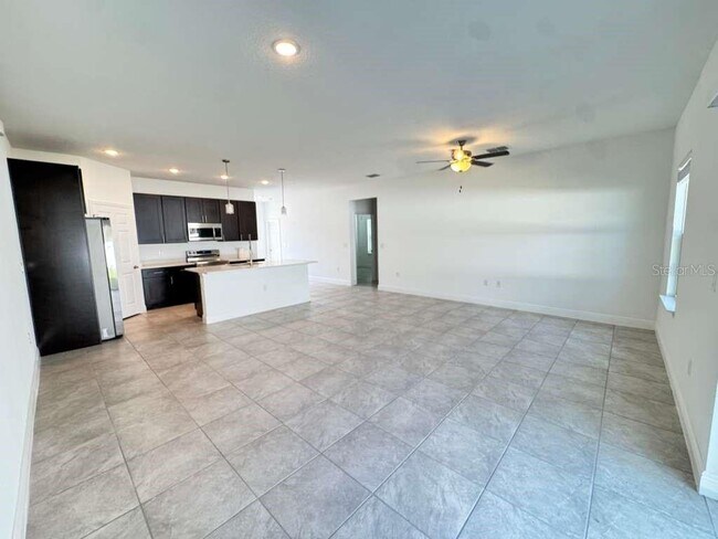 Building Photo - 769 Marion Oaks Pass