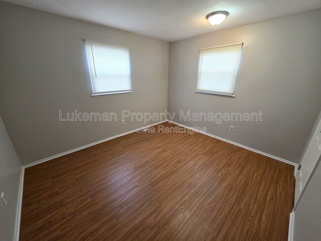 Building Photo - 51 Baldwin Ave E