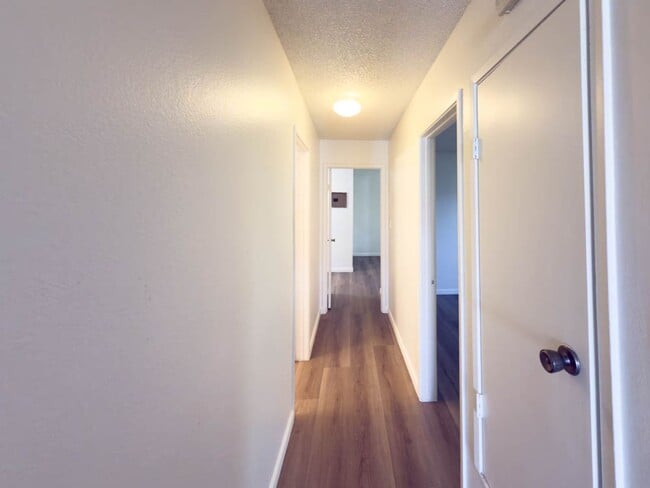 Building Photo - 2 BEDROOM 2 BATH CONDO IN GATED COMMUNITY ...