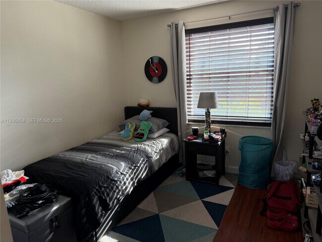 Building Photo - 4908 SW 151st Ave