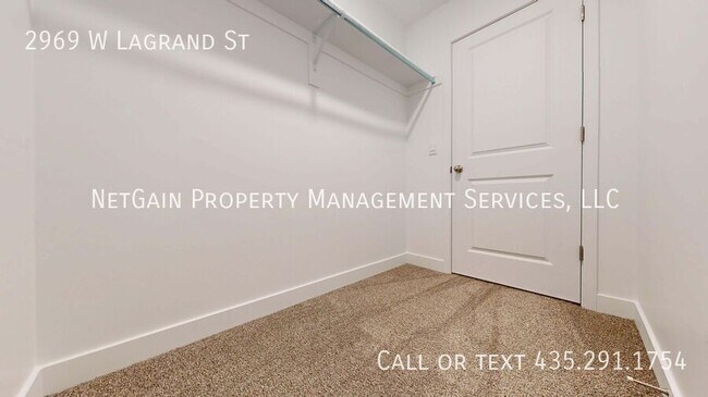 Building Photo - 2969 W LaGrand St