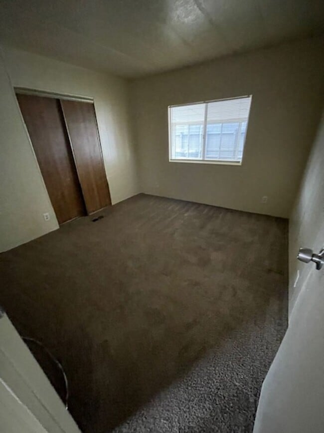 Building Photo - FOR RENT!!!