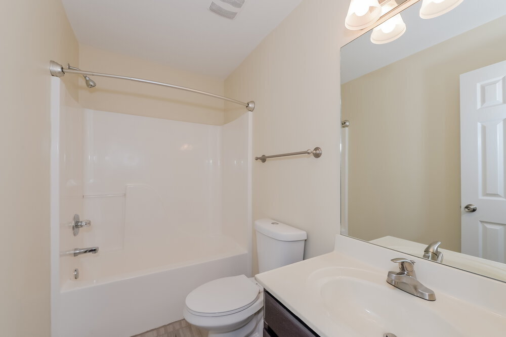 Building Photo - 1043 Vanguard Dr