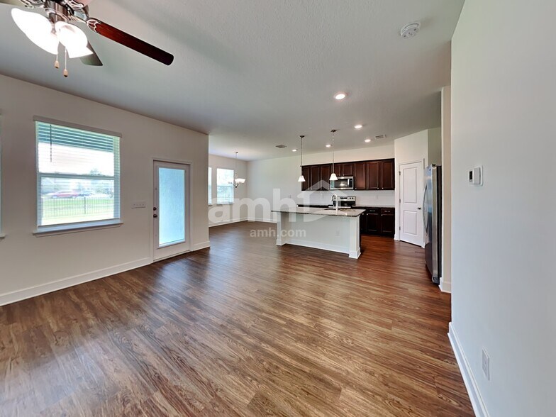 Building Photo - 926 Walden Woods Dr