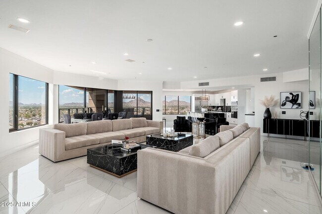 Building Photo - 1040 E Osborn Rd