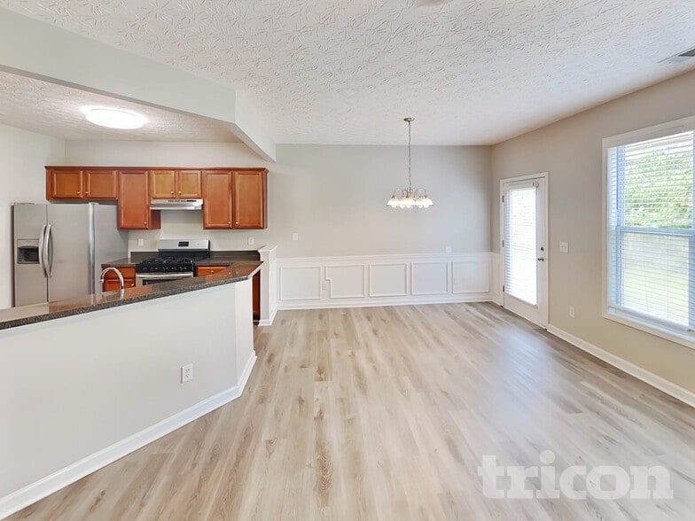 Building Photo - 8129 Brookbend Dr