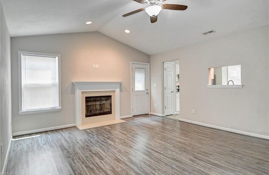 Building Photo - 1106 Eaglewood Dr