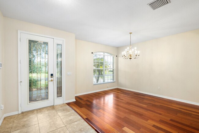 Building Photo - 27417 Silver Thatch Dr
