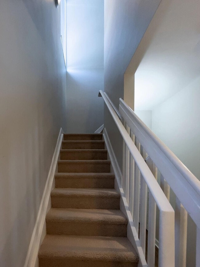 Building Photo - 2343 Vintage Dr