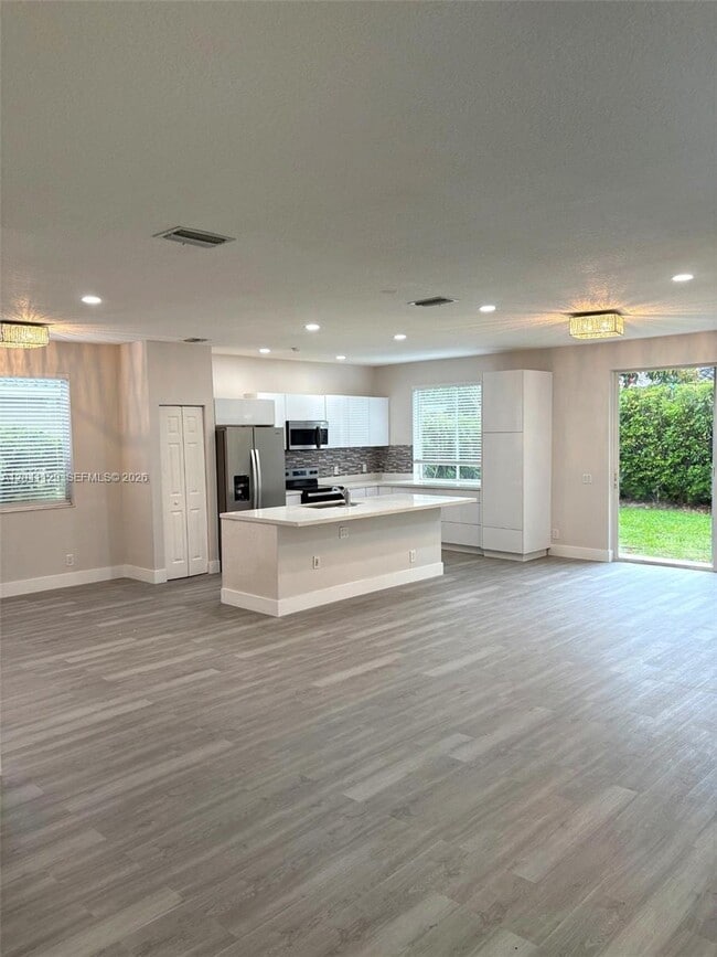 Building Photo - 1528 Salerno Cir