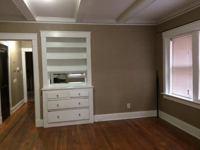 Building Photo - 3817 Central St