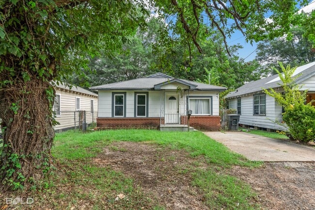 Building Photo - Home For Rent!