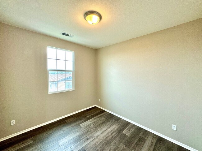 Building Photo - Spacious 4BD/3.5BA Townhome in Oceanside with Community Pool, 2-Car Garage & Covered Balcony
