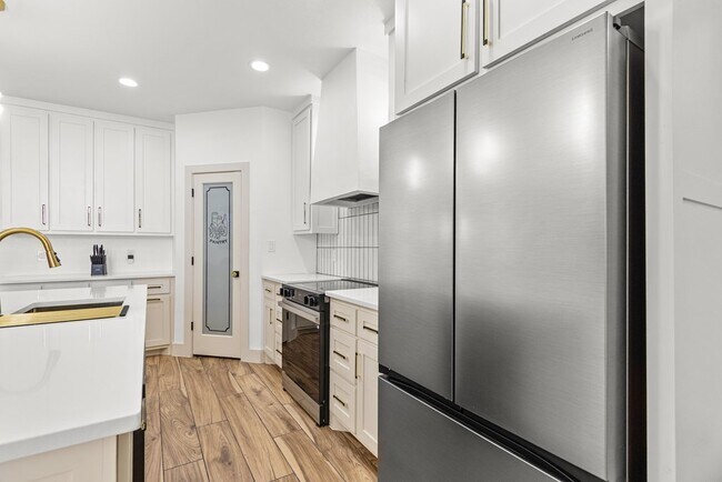 Building Photo - 12370 W University Blvd