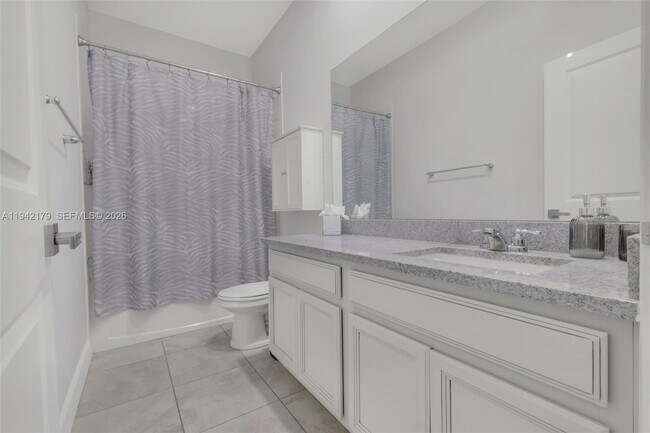 Building Photo - 1827 Lake Cove Dr