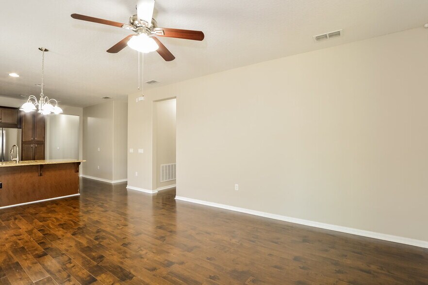 Building Photo - 7408 Azalea Cove Cir